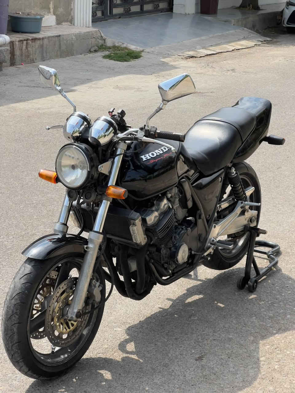 سلام عليكم بطح للبيع (CB400)
طاير للطاير مكفول كفاله عامه(***********)
بدون اوراق بدون رقم فقت مكاتبها
سعر ماتور (15$) بيها مجال قليل 
مكان ماتور كركوك ساحه طياران

