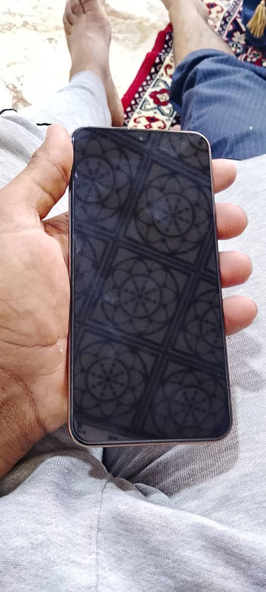 جهاز Honor X9D 
مستخدم شي، قليل 
ذاكرة 256 
رام 16+8 
كاميرا 108ميغا بكسل 
دبل سيم 
ومواصفات هواي، بعد 
السعر 500 بي مجال قليل 
مو شراي لا تراسل 
الخاص مفتوح  
واتصاال ***********
