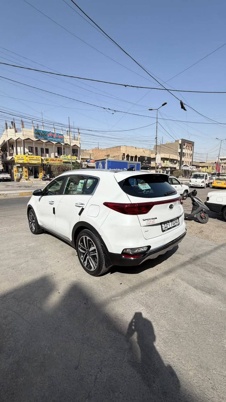 السلام عليكم كيا سبورتج موديل 2019 1/1 مكفولة من التبديل والحار فقط بارد قليل ماشية 116 قابلة للزيادة مكان السيارة بغداد الكرخ  ***********
