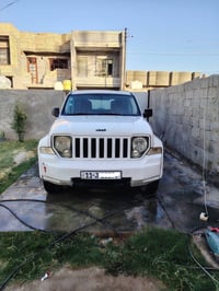 جيب ليبرتي 2008 رقم بغداد بأسمي سنويه وهزه جديده تحويل مباشر بدون حادث...