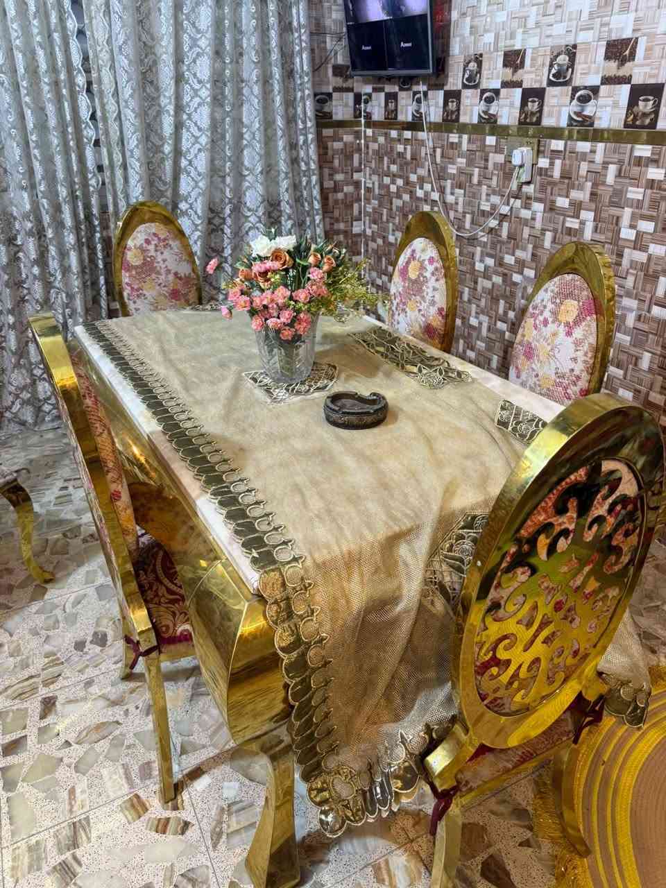 ميز طعام يحتوي 6 كراسي
مرمر
دوشمته قديفه مورد
يخبل جديد ممستعمل
للتواصل والاستفسار *********** واتساب
