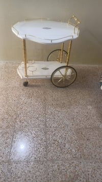 عربانة • للبيع • تواصل خاص