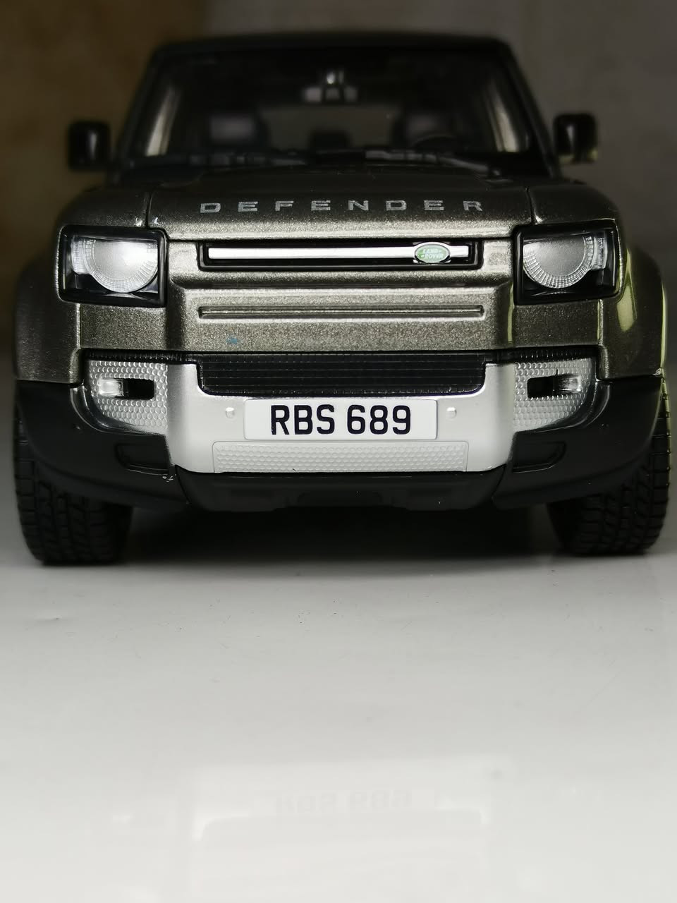 Land Rover Defender 110
لون نفطي مميز
حجم 1:24
إنتاج شركة بوراكو الإيطالية
السعر ٢٥ الف
للتواصل واتساب *********** 📲

تابعونا على الانستكرام @luctury_store

#عالم_المصغرات_والمجسمات #tsar_store #diecast #لاندروفر #فخامة #دفندر #land_rover #defender #110 #bburago
