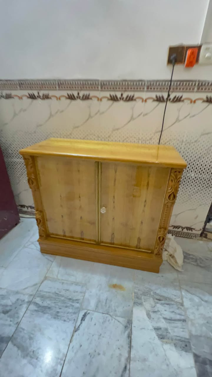غرف نوم 
تزكام عراقي 🪚 
اصباغ حرارية درجه اولى 
قياسات وتصاميم هندسيه مميزه 
معاكس 5 ملم  داخل وخارج 
دوشمه حياكه يدويه 
توصيل 🚚 جميع المحافضات مع الشد
احجز غرفتك هسه 😍
للاستفسار والطلب المراسله دايگرت 
او على الرقم التالي واتساب ايضا
*********** النجف, العراق
