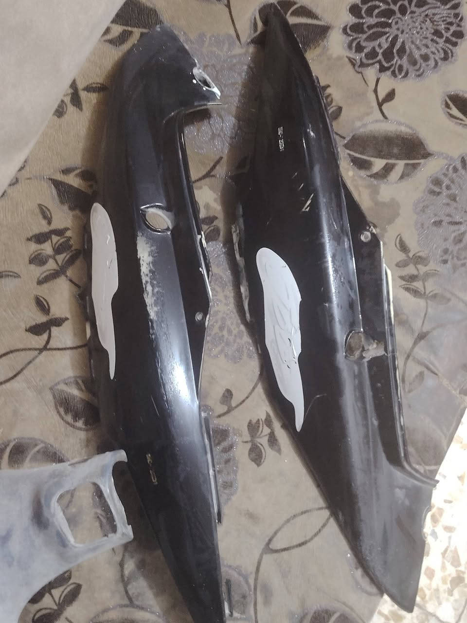 📢 للبيع غراض ماكس قجمه
1️⃣ كابريتر نظيف، يحتاج بس عرقچين.
2️⃣ كفرات بيها شخطات.
3️⃣ تريشة وحدة.
4️⃣ عقل رياضي مال 55 وفوك.
5️⃣ باتري جديد، يحتاج بس شحن.
6️⃣ قاعدة مال جوزة.
7️⃣ خرز بلادي، ناقص وحدة.
8️⃣ صالِنصة بلادي تحتاج لحيم كم جويه وتكوسرة.

💰 السعر: قيم واخذ 
📍 المكان: كربلاء سيد اسماعيل
📞 للتواصل: ***********
