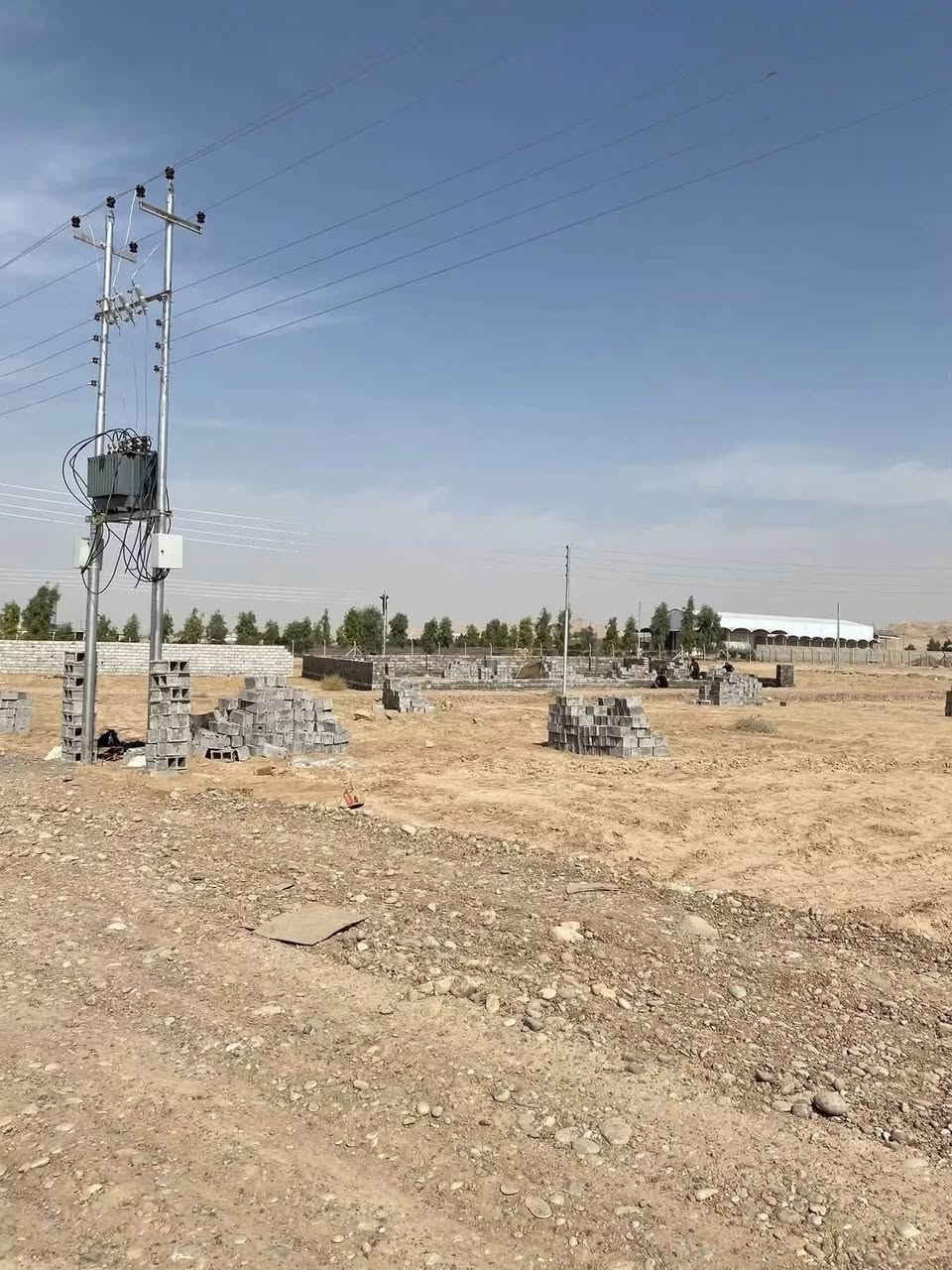 قطعة ارض زراعية للبيع
سند 25 ملك صرف زراعي

الموقع : حي بگ قزلاري تبعد 1000 متر عن الجسر الجنوبي لطوزخورماتو

✅ مواصفات مميزة:
 • مساحة القطع : 250 متر
 • أكثر من 150 شجرة البيزيا مثمرة 🌳
 • خدمات متوفرة: ماء + كهرباء جاهزة
 • شوارع عريضة (12م و10م)
 • موقع مخصص لمدرسة، مولدة، حسينية الحشد      
             التركماني، ومتنزه (مللت بخچاسي)

السعر : 20 مليون دينار

للتواصل : *********** – *********** 📞

📍 عنوان المكتب : طوز الشارع العام مقابل مكتب النائب مهدي تقي آمرلي

#طوز #كركوك #طوزخورماتو #عقارات
