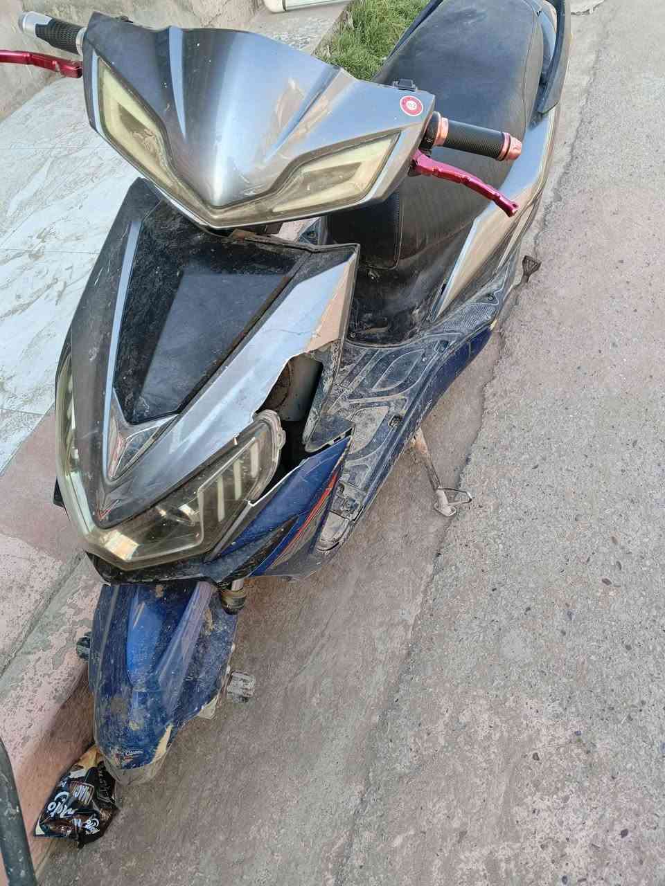 دراجه للبيع ملف مكفول وبطاريات مكفول . 6 بطاريات سرعه 70 . مكان بغداد جسر المثنى الجزيره السياحيه منطقه كميره. سعر 275 بيها مجال عيبها الكسر بل كفر مثل ما موضح بل صوره . رقمي ***********

