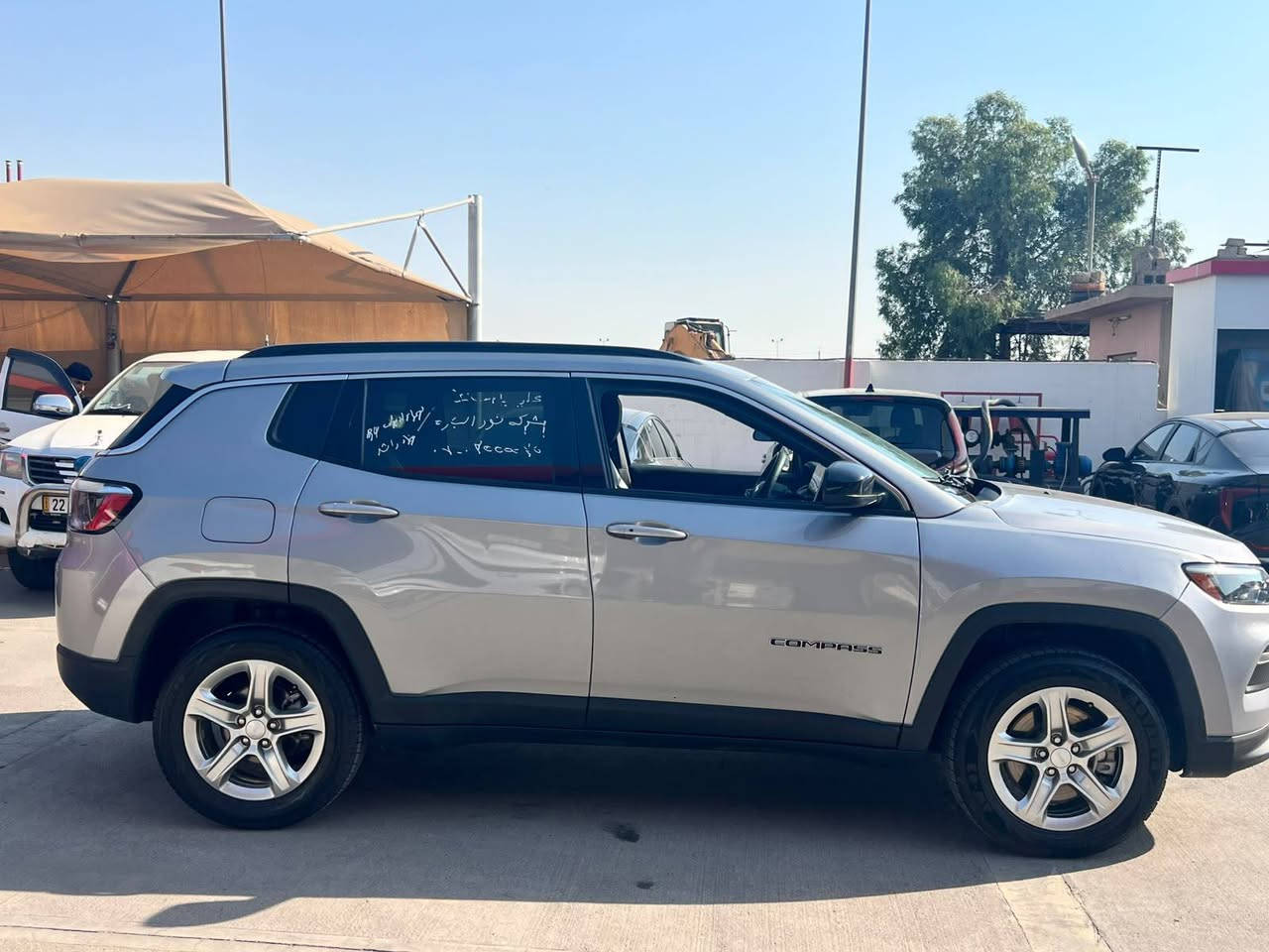 Jeep Compass 2024
لون سلفر 
ماشيه 50 الف ميل
سعر 138 ورقه بدون رقم
حادث سيارة/ ربع بوند فقط صبغ  دواخل مكفوله بدون لغد وبدون شاصي
ايرباك طاك ومرجع سستم شركه 
مواصفات latitude 
بصمه + شغال عن بعد
كشنات جلد 
فور ويل 4×4
تحكمات فول 
تحديد مسار+ قيادة ذاتيه
رادار امامي و جوانب
شاشه ايباد كبير
بريك بصمه 
3 انظمه للقيادة SAND MUD / SNOW /  AUTO
راديترات و ردار و حجر بيئه بلادي شركه 
رقم كاتي تترقم محافظات الاقليم/ اربيل/دهوك/ سليمانيه حلبجه 
مده الترقيم 90 يوم من تاريخ الشراء 
بيع فقط بدون مراوس 
سيارة في اربيل شركه نور البصرة موجوده 
***********
*********** أربيل, العراق

نص مكتوب في الصور:
- 74008275X
- 12/07/2026 18:20:37 NOTE 12 PRO+ 5G 16mm f/2.2 1/50s ISO344
- 12/07/2026 18:21:01 NOTE 12 PRO+ 5G 16mm f/2.2 1/50s ISO662
- 12/07/2026 18:20:30 NOTE 12 PRO+ 5G 16mm f/2.2 1/50s ISO815
- 12/07/2026 18:21:37 NOTE 12 PRO+ 5G 16mm f/2.2 1/50s ISO310