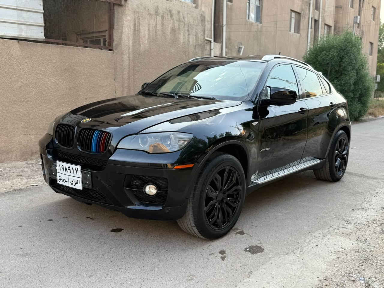 السلام عليكم bmw x6
موديل 2009 البيع او مروس 
سيارة فول الفول 
مكينه كير لكزاز 8سلندر 
سيارة مكفول من ضرب 
بية صبغ جملغات امامي اثر شخوط هنا فايبر كلاس 
السعر 105
مكان بغداد 
رقم ***********
