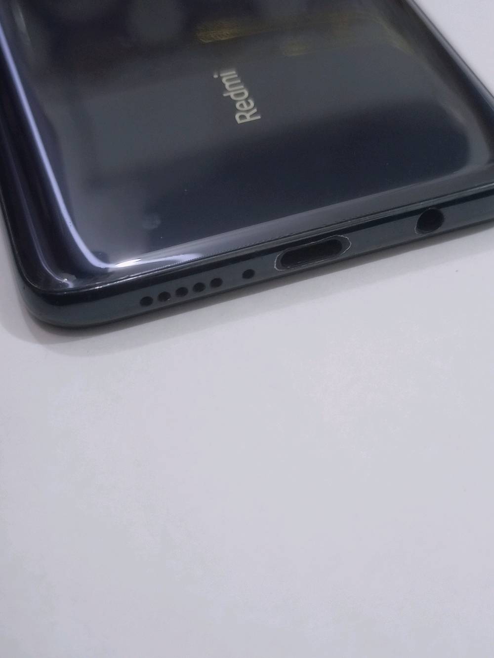 للبيع Redmi Note 8 Pro (6GB RAM / 128GB Storage)
ريدمي نوت 8 برو 

✅ رام 6GB ✅ ذاكرة 128GB ✅ معالج Helio G90T ✅ كاميرا 64MP ✅ بطارية 4500mAh ✅ يدعم الشحن السريع
المحتويات:  كارتون وكفر حمايه 
🔹 الجهاز نظيف ويعمل بكفاءة، فقط مكان الخط غير شغال 
 السعر 150 ألف وبي مجال
