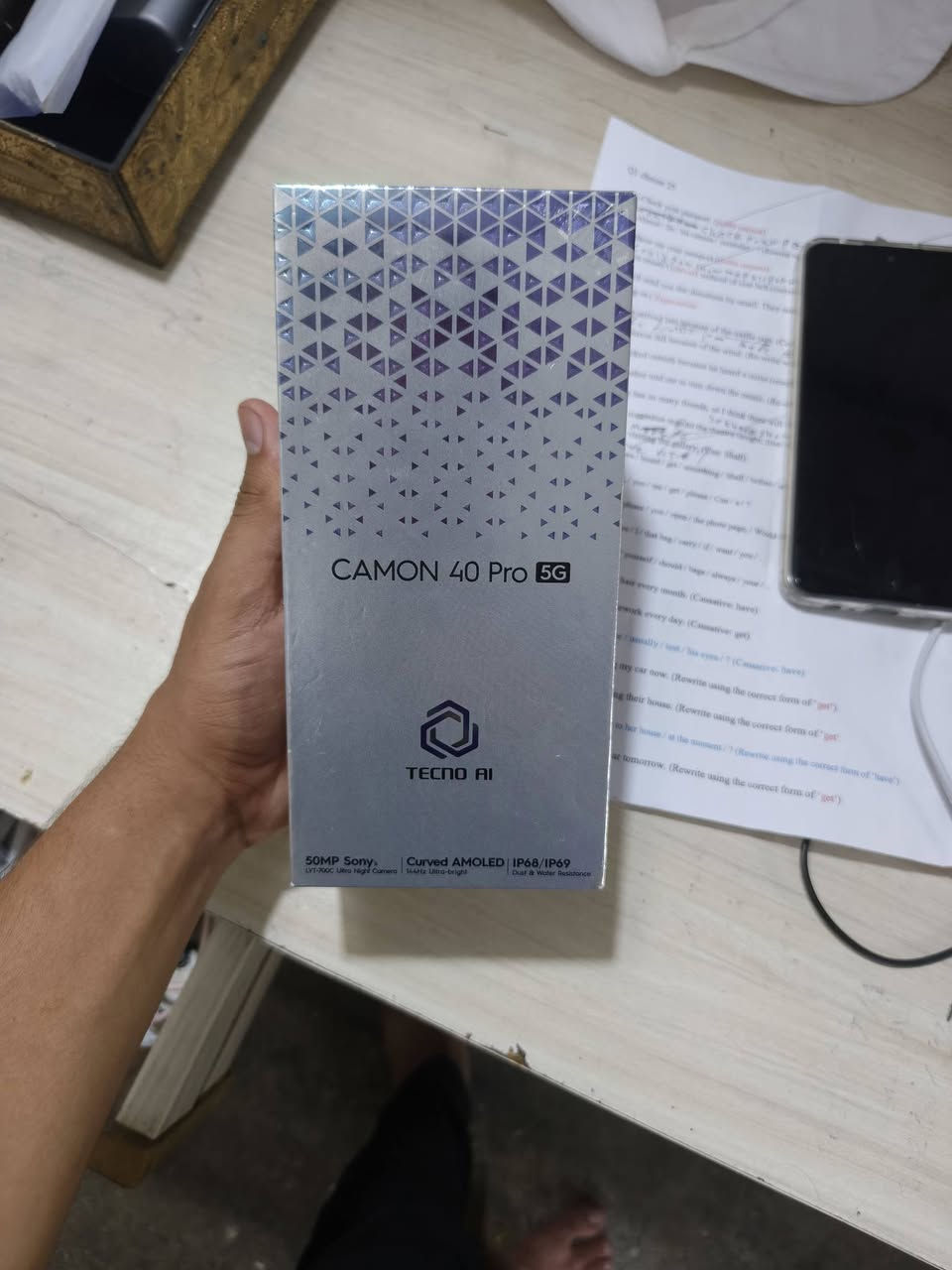 كامون 40 برو 5G • ٢٥٦ • رام ٢٤