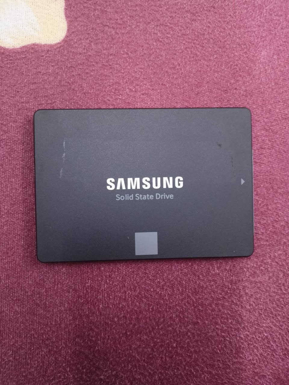 حجم 500 عدد 2 نوع SSD سامسونك اصلي علفحص السعر 75  الف قفل قفل مكاني الحسينية مال الراشدية لا يوجد توصيل***********

