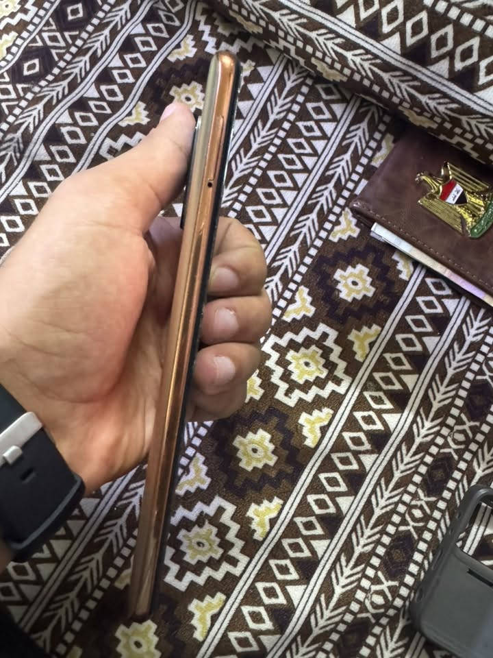 السلام عليكم ريدمي نوت 10 برو
ذاكره 128 لمس مكسور ومبدل شاشه اصليه 
جهاز لمسه ماي السعر 80 الشراي ***********
