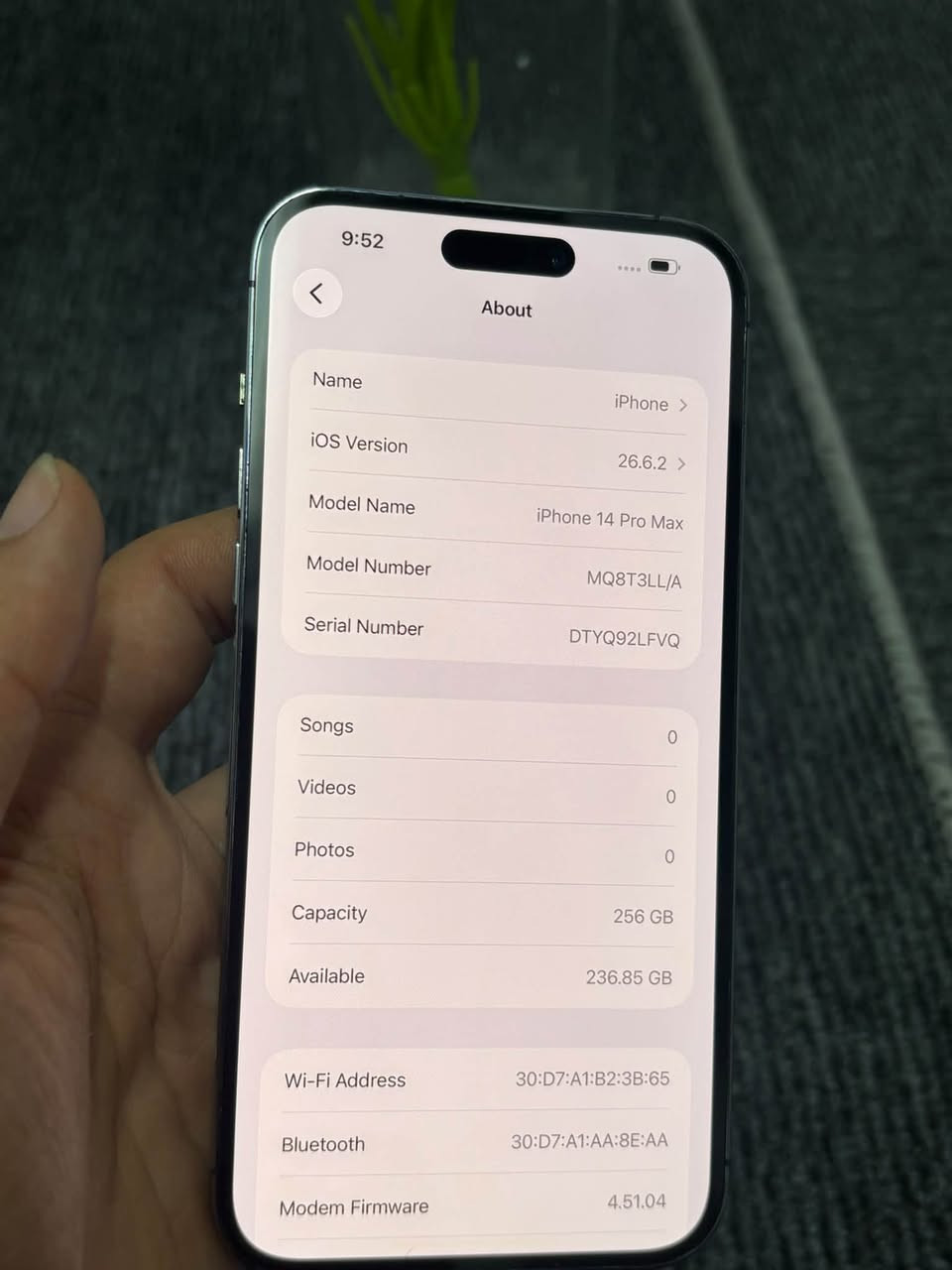 Iphone 14 pro max💜
ئایفۆن ١٤ پڕۆ ماکس💜
٢٥٦ گیگا 
٢ سیم 
پاتری ٩٣ 
موبایلەکە بێ کێشەیە بە زەمانی هەموو شت دەی فرۆشم 
بەس هەوا دەدات
نرخی خوار هەموو بازار
460$ دۆلار
شوێن هەولێر
Tel: 750 3922010

نص مكتوب في الصور:
- 9:52 About Name iPhone > iOS Version 26.6.2 > Model Name iPhone 14 Pro Max Model Number MQ8T3LL/A Serial Number DTYQ92LFVQ Songs 0 Videos 0 Photos 0 Capacity 256 GB Available 236.85 GB Wi-Fi Address 30:D7:A1:B2:3B:65 Bluetooth 30:D7:A1:AA:8E:AA Modem Firmware 4.51.04