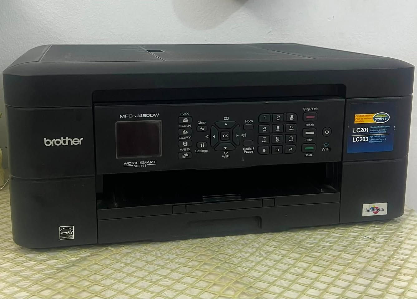 للبيع طابعة Brother 🖨️
🔹 الموديل قديم
🔹 حالياً ما تطبع وتحتاج تصليح
🔹 تنباع ويا أحبارها
🔹 السعر ٥٠ ألف دينار فقط 💰
الي يريدها يتواصل واتساب ***********
