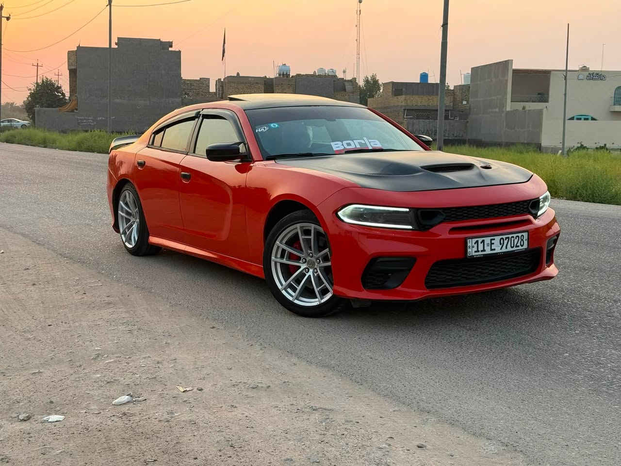 السلام عليكم 
*للبيع أو مراوس*
*دوج جارجر SRT موديل 2021 أصل أصل*

*حالة السيارة:*
- صبغ عام
- معجون بالجاملغات الخلفيات
- تعمير بالتكم
- سيارة كاعدة ومرتبة كلش، شبابية
- كير + مكينة + حدادة + تبريد كله كفالة
- منظومة تبريد جديدة ثلج

*الشغل والمواصفات:*
- مكينة مشدود إلها 5700
- ثلاجة وتفرعات + سكات فجوج + بريمبو
- دبات بورلا + اكس بايب + هدرز
- مبرمجة: فتح فصلة + طلقات + نار
- تستقبل عادي محسن وانسى شي اسمه صرف بانزين
- *الداخل:* نحلة كنتارا، فول مواصفات
- فتحة سقف + كشنات كهرباء
- تبريد كشنات + تدفئة كشنات + تدفئة ستيرن
- وباقي المواصفات المعروفة للـ SRT

*السعر:* 138 ورقة $ وبيها مجال بسيط 
والله بلاش، ما أظن اكو 21 بهالسعر

*المكان:* بابل - الحلة - أبو غرق
*للاستفسار:* ***********
