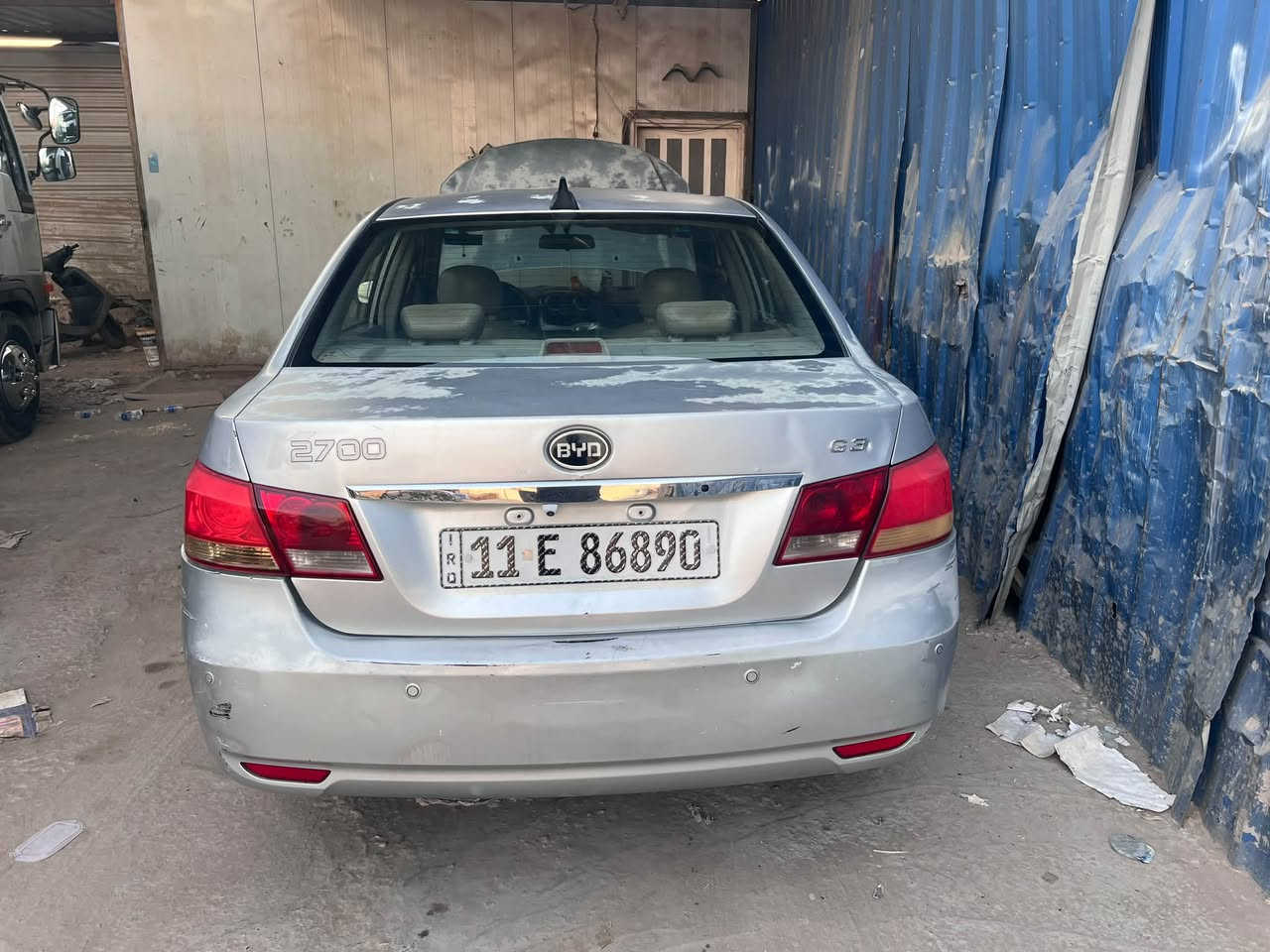 السلام عليكم BYD G3 السياره بلاديه على وضع الشركه بيها جراد واضح بل صور كير مكينه بلادي كير عادي السياره وخير من الله بيها ملاحضات بسيطه مكان السياره بغداد باسمي السعر المطلوب 58 ورقه 
تواصل ***********
