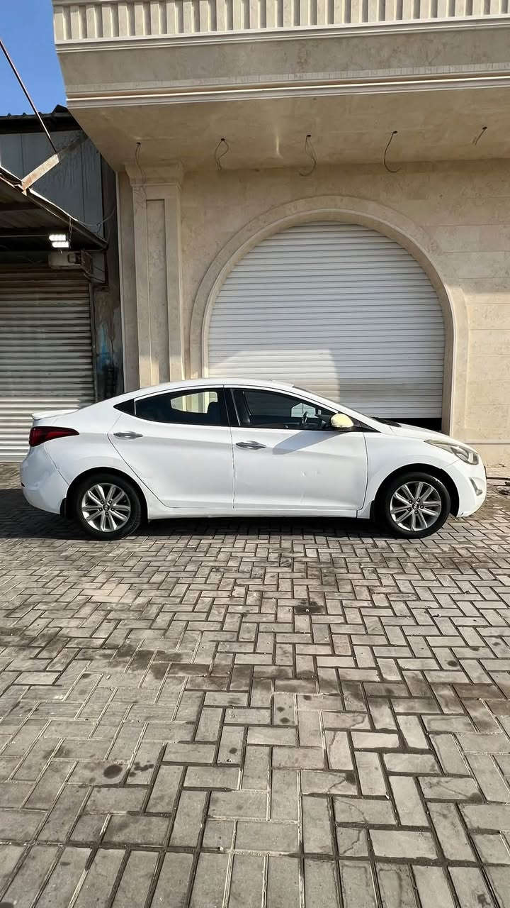 السلام عليكم
النترا ٢٠١٥ خليجي 
رقم بصرة انگليزي، سنوية لحد ٢٠٣١ بأسمي
تحويل مباشر

محرك ١٨٠٠ كفالة
گير اوتوماتيك+عادي

السيارة كلش نظيفة من الداخل و الخارج
تحكم ستيرن جهتين
شاشة اندرويد كبيرة+ سماعات ابواب jbl
فتحة سقف
مرايات جانبية كهرباء (شفط+تحكم+هيتر+اشارة)

باتري جديد، دهن اصلي و جديد
حدادية زيرو من الالف للياء كلشششش

السيارة على ايدي و ما ناقصها شي

السيارة بيها جاملع عكس السايق تبديل نفس اللون+ تبديل بنيد نفس اللون
حادثها جدااااا خفيف.

السعر ١١٧. بيها مجال بسيط
مكاني البصرة/ حي الخضراء
***********  اتصال فقط
