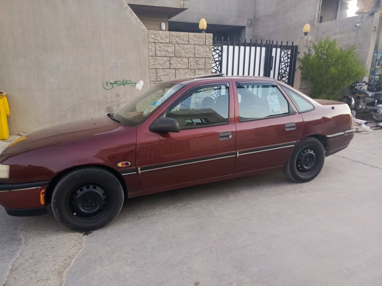 سلام عليكم للبيع 1991 محرك 1600 شرط تحويل 
السيارة جديد تخم تاير محرك كير شرط كهربائيات شرط مكان السيارة كركوك *********** السعر 33
