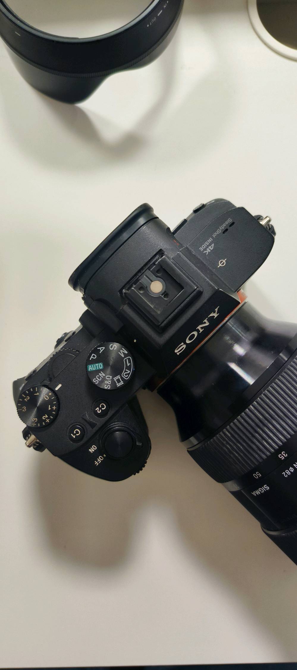 سوني a7iii  بدي فقط مواصفاتها معروفه
شترها 13k كاميرا كلش نظيفة و استعمال قليل و شخصي فقط مابيها اي اضرار كاميرا كل غراضها موجوده كارتونه و شاحنه و بطاريه

سعرها 1،150 قفل مابيها اي مجال سعر نهائي  اي استفسار دايركت او *********** واتساب