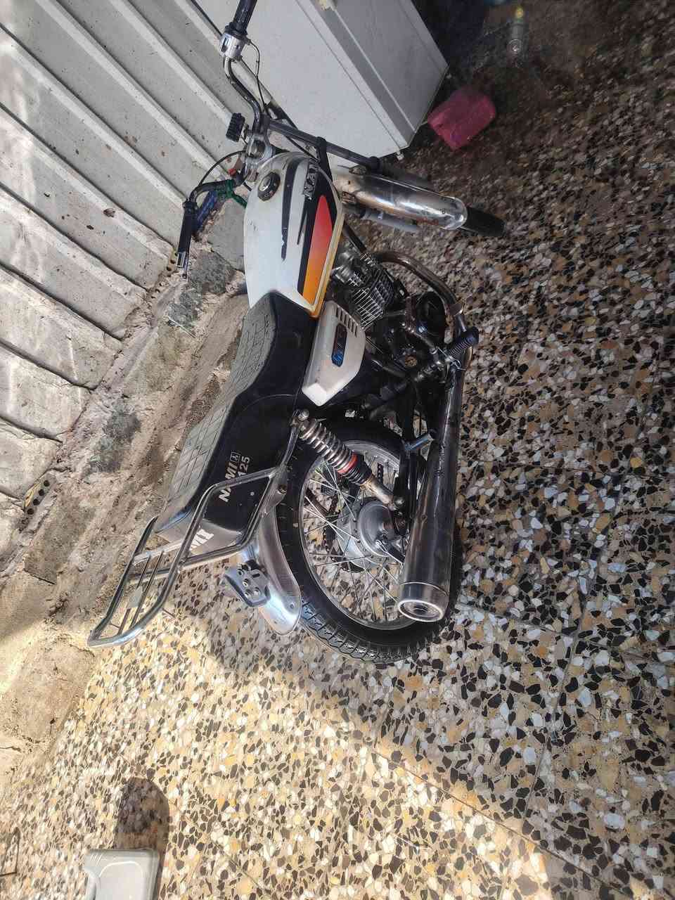 دراجه مناسبه للبيع سعرهه 250
تجي تشوفهه بعينك ***********اتصل

بيهه مجال شويه حك جيه
