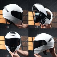 خوذه جديده مملبوسه للبيع بسعر مناسب ... 07781152300 العنوان جزيره بغدا...