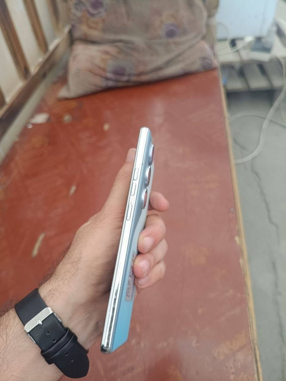 السلام عليكم تكنو كامون 40 4G ابو الشاشة العدلة 
ذاكرة 256 ورام 8+8 نظيف كلش وكلشي مابي 
رايدة مراوس وي ريدمي 11 برو بلس او 12 برو بلس ذواكر 512 
او ريدمي نوت 13 برو بلس فايف جي 512 
العندة مستخدم خل ينورنا وكون ببغداد 
*********** واتس اب او اتصال 
***********

نص مكتوب في الصور:
- HiOS 16.2.0 Check for Updates My Phone Device Name TECNO CAMON 40 Storage Model TECNO CM5 CPU Helio G100 Ultimate RAM 8.00 GB+8.00 GB Rear Camera 50M OIS+8M Front Camera 32M Battery 5200mAh Screen 1080x2436