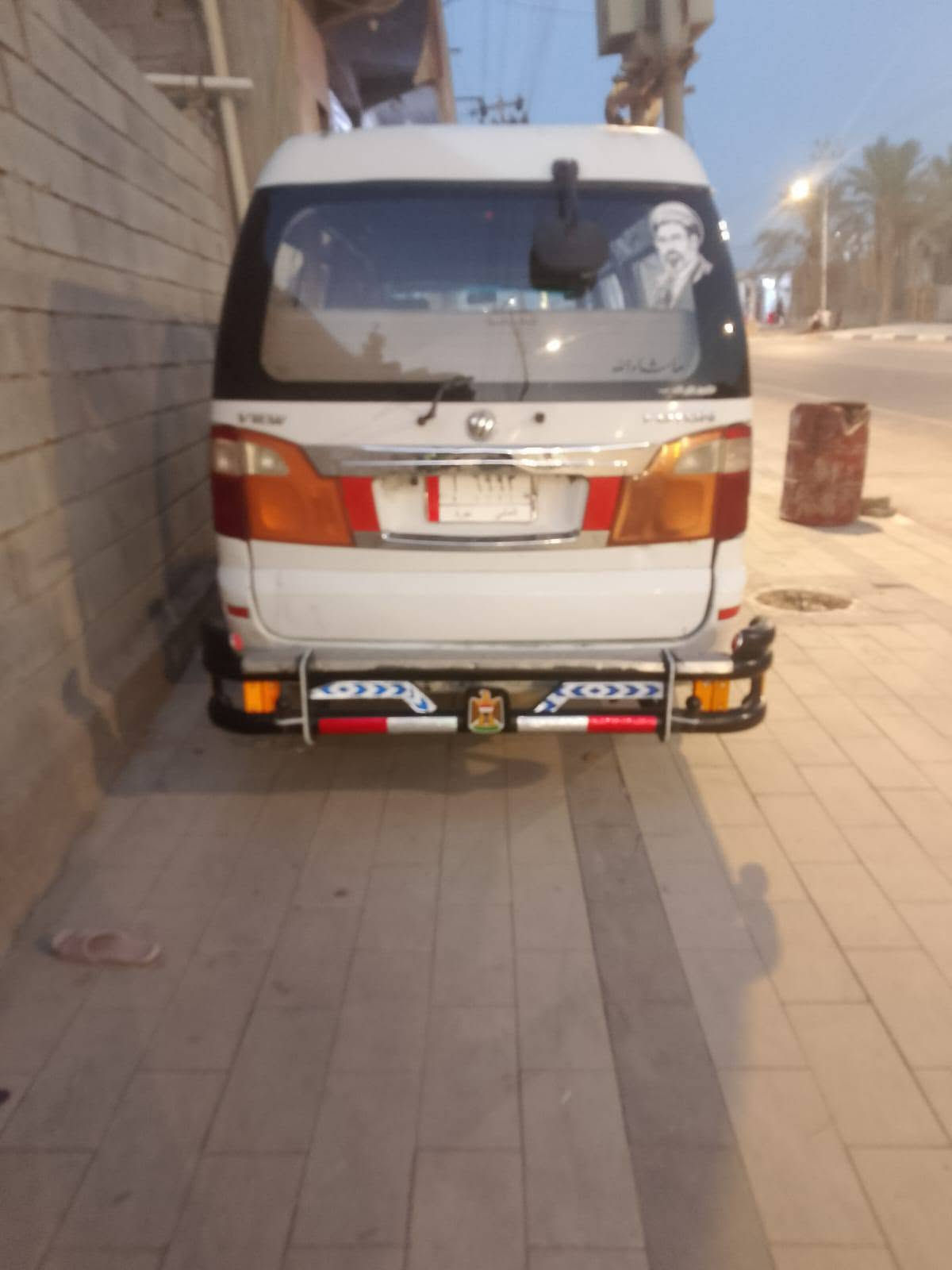 السلام عليكم فتون  حرة للبيع  مديل 14 سنويه 29 رقم مثنى تحويل ثاني يوم مصفرة 
 مكينه ونجي مجاول بل كارتون   كيرواكسن مكفولات  منضومه تبريد نقص كمبريسر فقط  تخم تاير جديد حداديه توني  نافضها نفض شرط مانقص برقي  دشبول وبطاين جدد كشنات ورضيه مدوشمات 
كهربيات كلها شقاله بيها دواير معمرات وبيها مكانت صبق   مكفوله من الضربه وكص سيارة حلوه وجاهزة من كلشي السعر 73 وبيها مجال  الستفسار اتصل عل رقم *********** مكان سيارة بصرة مدينه بني منصور
