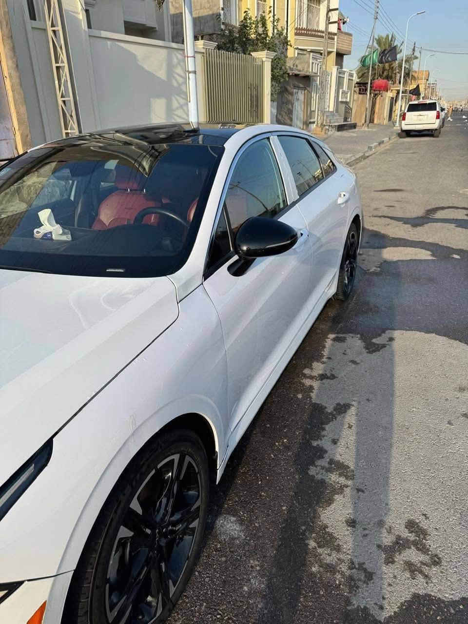 كيا كي فايف 22 
اللون ابيض مواصفات فول جيتي لاين 
فتحة جلد حساسات رادار 
توقف تلقائي 
اشارات بالمرايه 
بلاجكتورات
شاشة كبيرة كار بلاي
مانع تصادم 
وبعد بيها مواصفات حلوه
السعر 168 وبيه مجال مستعجل ع بيعته
رقمي وتساب وتصال ***********
