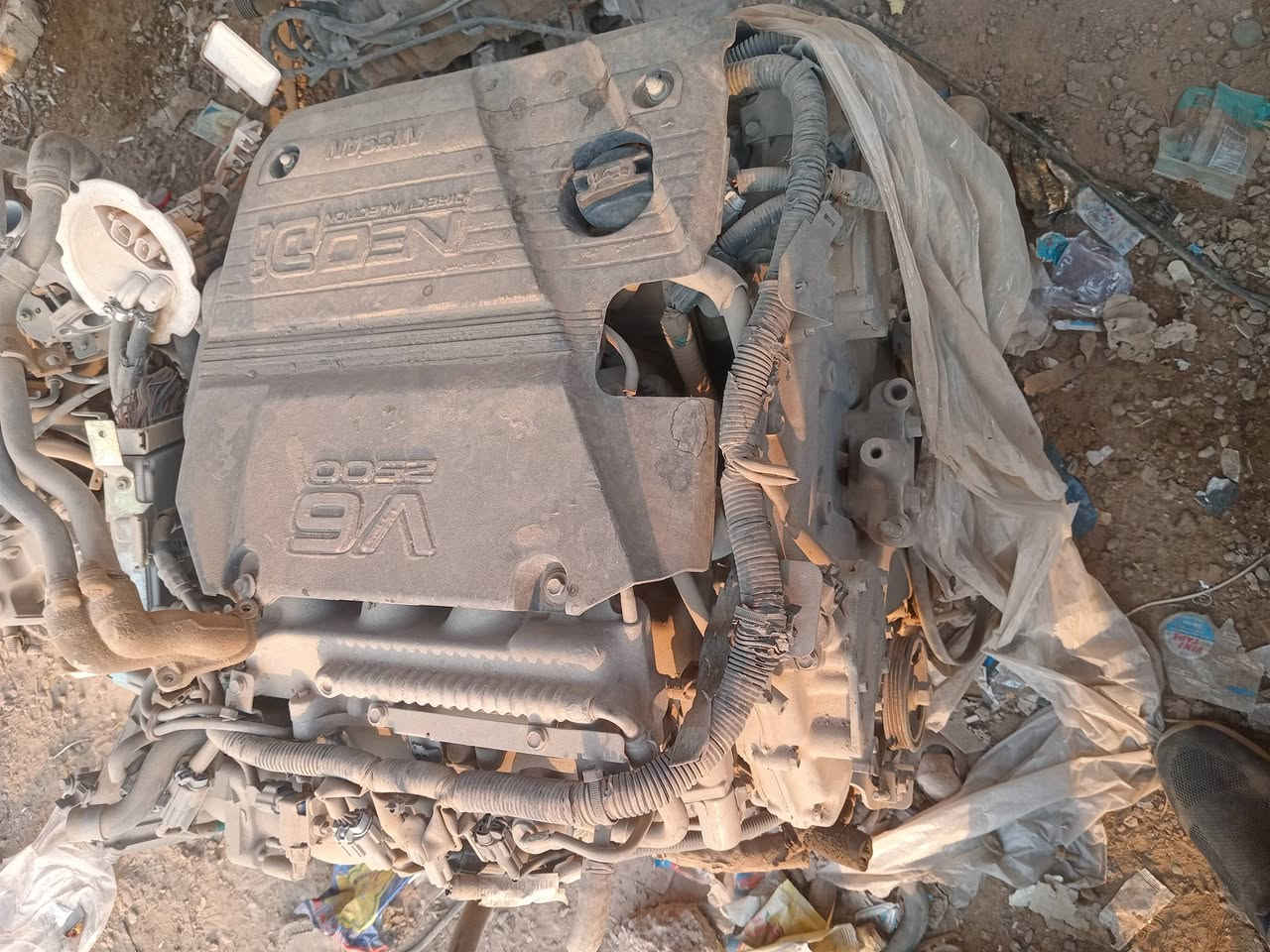 السلام عليكم عندي هاي المكينه مال حاويه وارد يابان للبيع ***********
