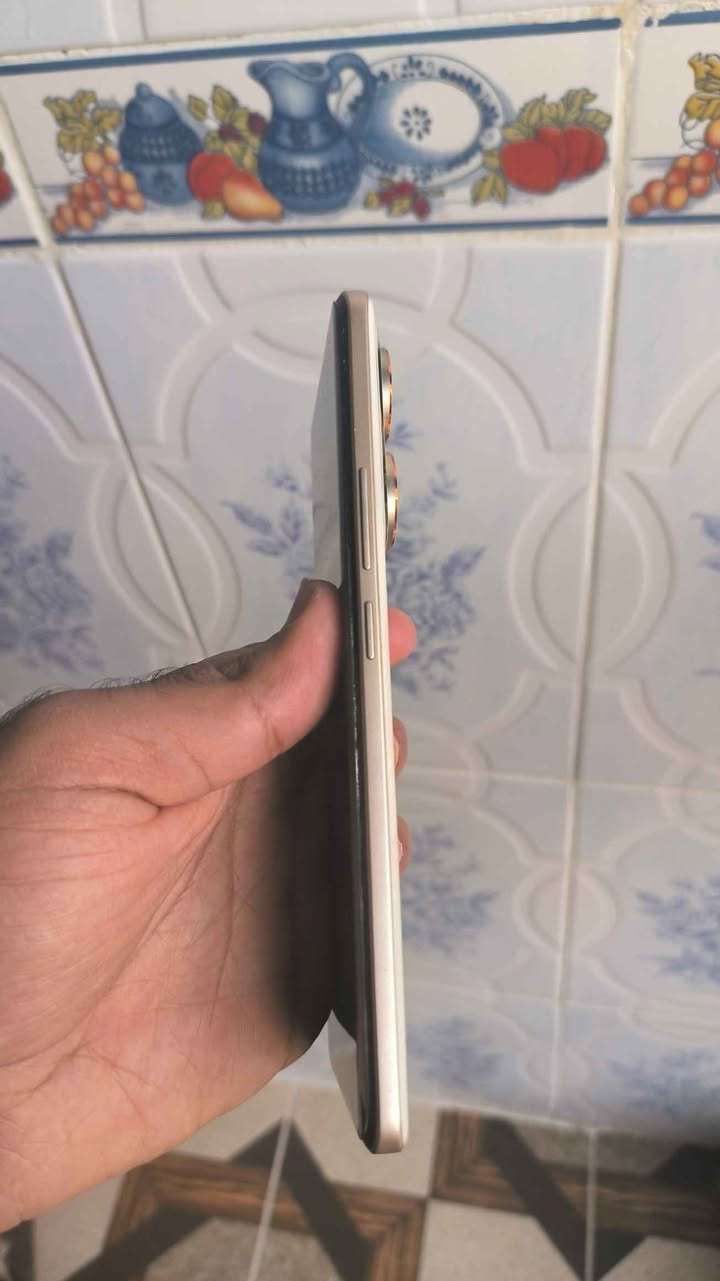 Realme 15 pro 5G
512GB
Ram 12+14
%99xawen
Android 16
Be ashya 
Tanha kavaru lazgay shashay pewaya
Nrxi470 w majale kam
La karkukm gayandn haya bo hamu shwene ba 10 hazar

____________________________

Realme 15 Pro 5G
512GB
Ram 12+14
أندرويد 16
 نسخة عالمية دبل سيم
مكفول 
نضافة 99بالمية
بدون ملحقات مجرد غلاف+ لاصق شاشة اصلي 
السعر :470 الف ومجال بسيط
مكاني كركوك اسرى مفقودين ، فرع كاهي الوليد
*********** كركوك, العراق
