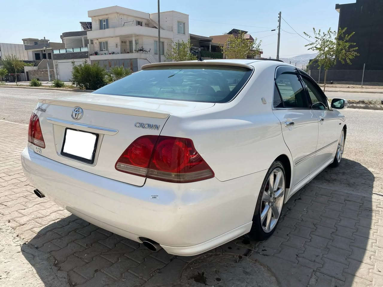 Toyota crown sport 2005
ساخ ساخ
مۆدێل ٢٠٠٥
یادی ٥٠ ساڵە 
٢ پارچەی ئەوروپا بۆیاخ
کۆدی هەیە و بارکۆدی وەرگرتوە
گێڕ و مەکینە گەورە ١٨٢
سەیارەکە لۆک لۆکە 
٣ دوگمەی فول
سڵایت
جڵد
هیتەر
ئاوێنە ئیشارەت
بلوتوزی بیلاد
کامێرا
لایت ناو ڕەش
عەتەری ١٨٤ لەسەرە
لەوی زەردی تۆمسی لەسەرە
٤ تایە و ویلی دینگەی ئیستیل لۆک
مەجموعە سوکان لێکزس زۆر نەرم 
هەر ٥ بەسمەی مەزبوت ئیشەکات
زۆر توند و تۆڵە هەر چرکەو ٣٠٠ دۆلار بڕە
گێڕ و مەکینە و هەموو گیانی بەشەرت 
نرخ ٨٥ معامەلە
***********
