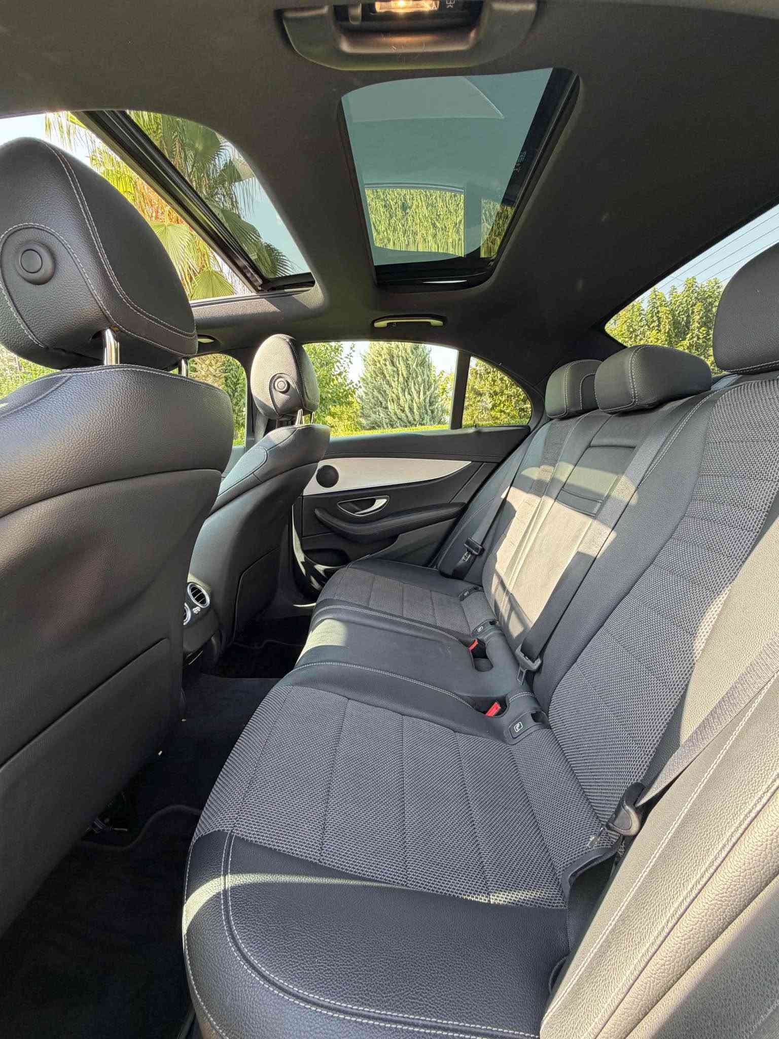 Mercedes E200 
2021 
Panorama 
Sanduq shaft 
Ward almani  Zaman 
Be boyax 
120 hazar km royya 
Masafat full 
S3r 310
*********** أربيل, العراق
