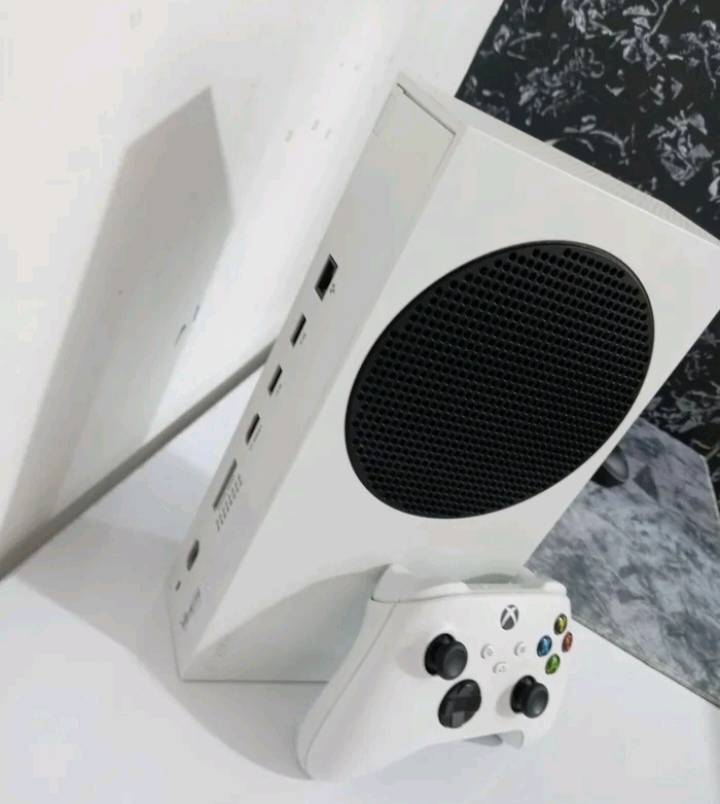 اكس بوكس سيريس اس • نضيف جدا • ٥١٢جيجا