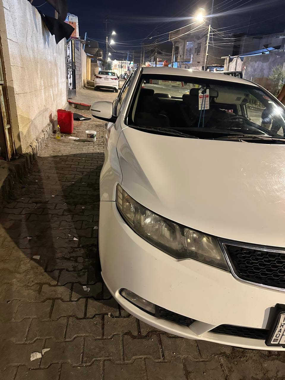 سيراتو 13 خليجي مكفولة من صبغ والضربه بيها بارد بسيط فول مواصفات عدا الفتحه سياره جاهزه من كلشي رقم بصره تحويل ثاني يوم مكينه وكير بالكارتون تبريدمنضومه جديده السعر 93وبيها مجال بسيط ***********
