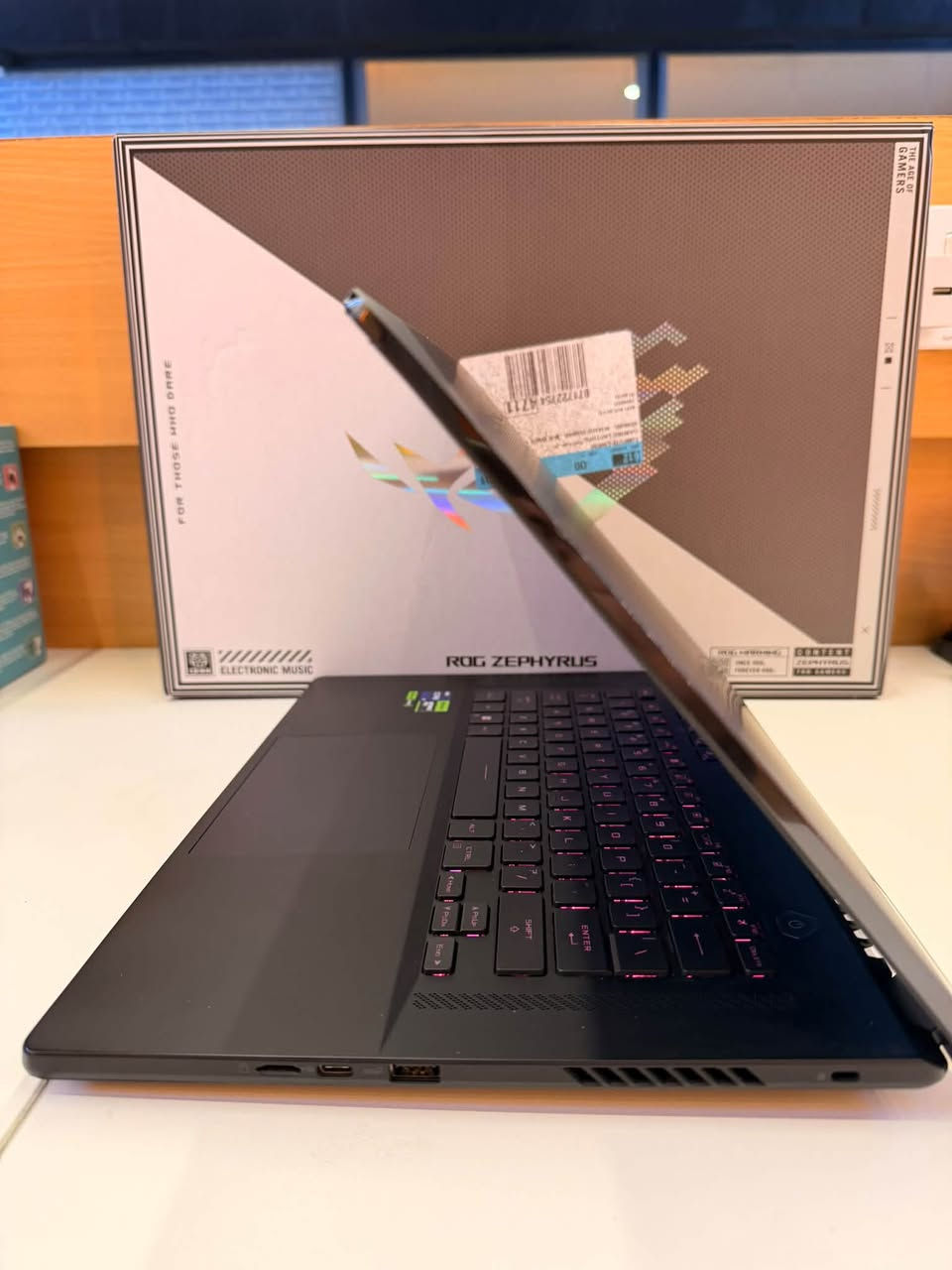 اسوس ROG Zephyrus G16 • RTX 4070 • نظيف ٩٥٪