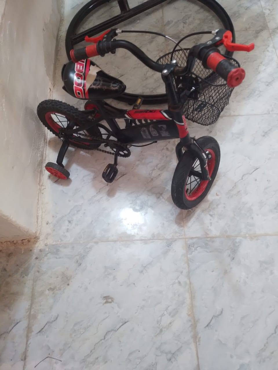 &بايكسل صغير ب٣٠ وبي مجال 
& مليكانه جديده ب٣٥ وبيهه مجال 
كربلاء / الحر / حي القادسيه 
***********

