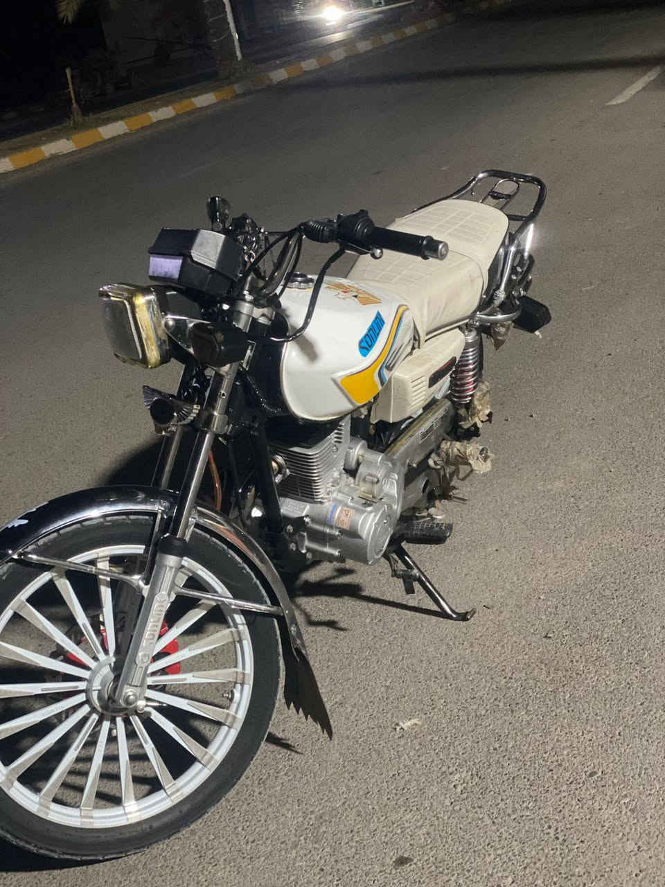 السلام عليكم للبيع مطور سيفان موديل 24مطور حلو أوراق كامله محراك ما مفتوح سعر 690وبي مجال رقم الهاتف *********** مكان الدرجه صلاح الدين الدجيل
