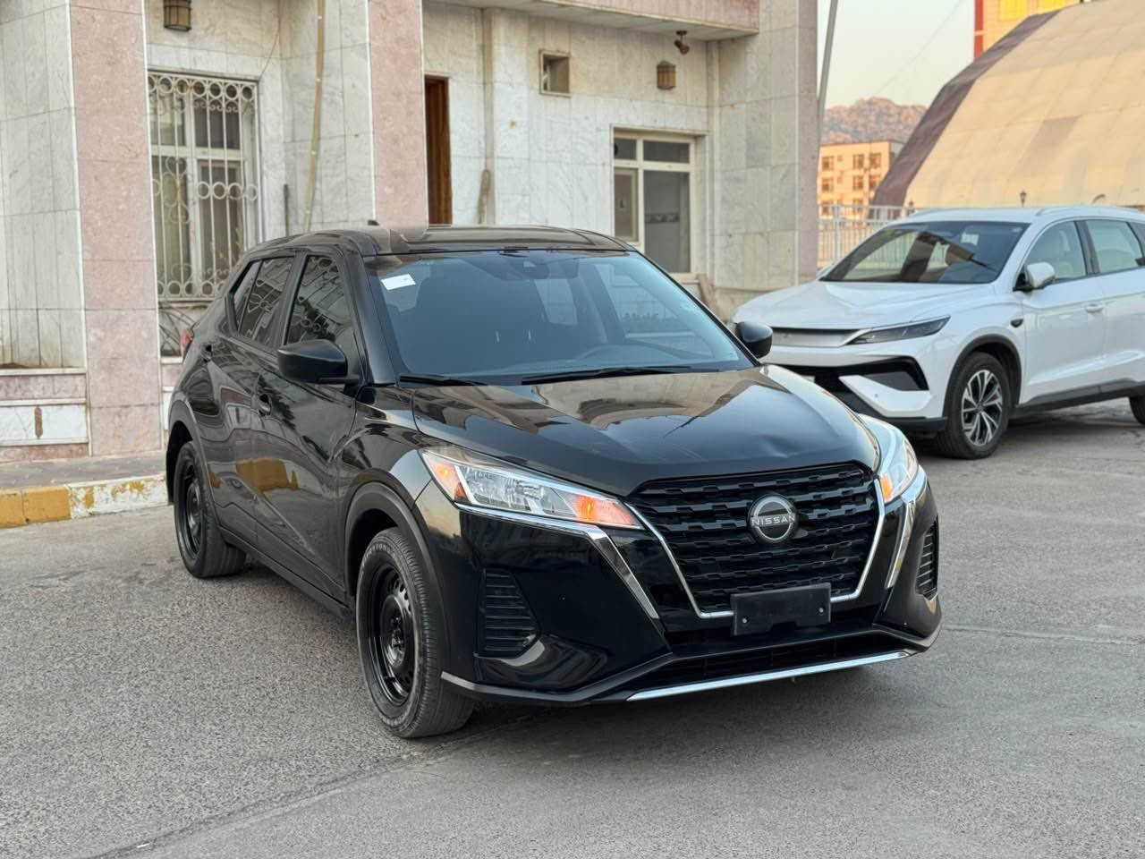 Nissan kicks 2024 s
جملغ و نص بوند صبغ و حافة الباب تعديل بارد 
۲۰ الف ميل ماشية 
 كل شي بلادي شركة 100
شرط الترقيم 
سعر : 108$ مجال
مکان : عقرة - ئاكرى
رقم : *********** كورك
واتساب *********** اكر, نينوى
