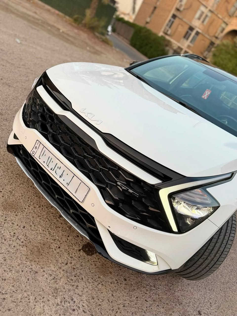 ⁃ 🚘 للبيع كيا سبورتج GT-Line موديل 2025 – وارد خليجي 🚘

▪️ اللون: أبيض
▪️ المحرك: 2.0 لتر (2000 سي سي)
▪️ ناقل حركة أوتوماتيك
▪️ الممشى: 26,000 كم قابل للزيادة
▪️ وارد خليجي
▪️ بلا صبغ ولا حوادث، بحالة الوكالة

المواصفات:
✅ فئة GT-Line (فل أوبشن)
✅ تشغيل بصمة ودخول ذكي
✅ سقف بانوراما
✅ جنوط رياضية 19 إنج
✅ مصابيح LED أمامية وخلفية
✅ شاشة معلومات وترفيه
✅ شاشة عدادات رقمية
✅ Apple CarPlay وAndroid Auto
✅ كاميرا خلفية مع حساسات أمامية وخلفية
✅ مثبت سرعة
✅ نظام Auto Hold لتثبيت السيارة عند التوقف
✅ مقاعد جلد + مخمل
✅ تدفئة للمقاعد الأمامية
✅ تدفئة للمقود (ستيرن)
✅ مكيف أوتوماتيك ثنائي المناطق
✅ شاحن لاسلكي
✅ وسائد هوائية وأنظمة أمان متكاملة

السيارة استخدام شخصي، بحالة ممتازة جداً، وجاهزة للفحص في أي مكان.

💰 السعر: خاص
📍 العنوان: بغداد – شارع فلسطين
📞 رقم الهاتف: ***********
