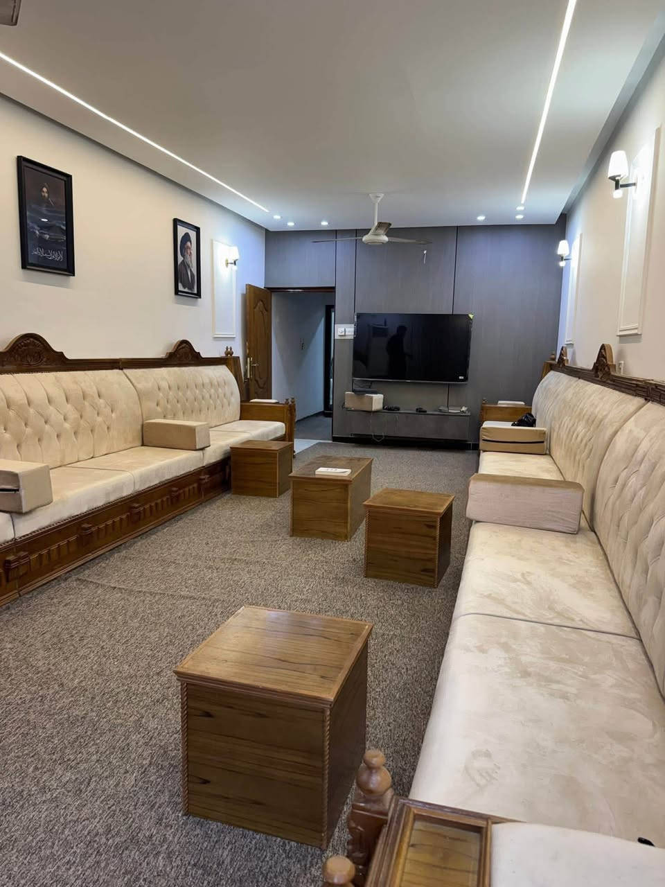 دار حديث للبيع مساحه 128م واجها 7م
غرف نوم عدد 4 / استقبال / مطبخ / خدمات 2 
منوره وخدمات خارجيه وطرمه 
طابقين جاهز للسكن ثاني يوم فتح بيان 
بغداد الكرخ حي الرساله 
للاستفسار الاتصال 
***********
