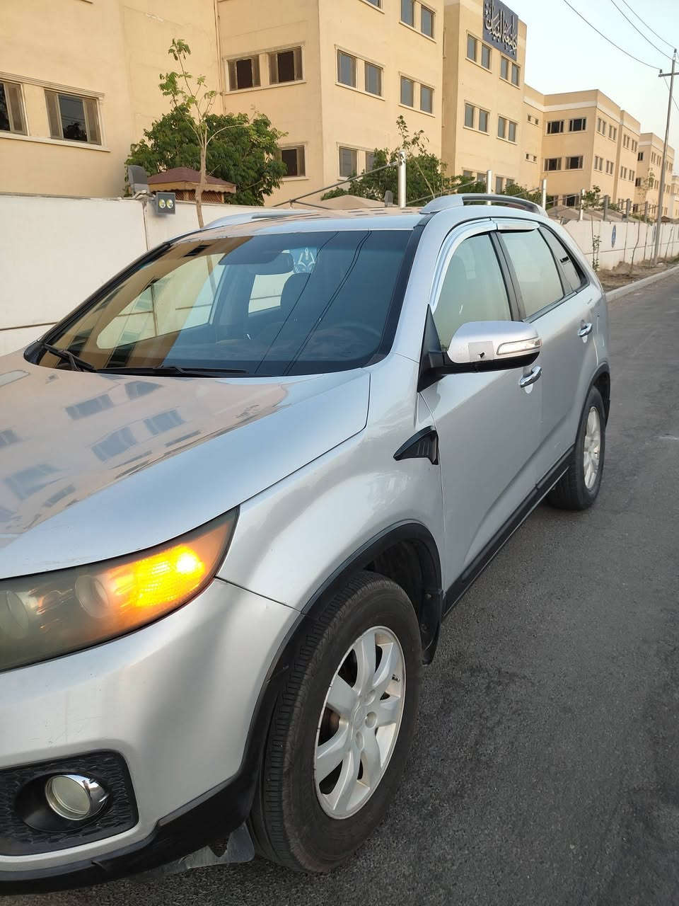 سورنتو ١١ فول عدا فتحه 
صبغ بنيد وباب وره سايق وشرط بدون دواخل وحتى بدون ايرباك
مكينة V6 3.5 مرغوب
مكينه مفتوح كير عالشركة شرط التراي والفحص بيها سونار تريد تاخذ سونار بكيفك بعد
رقم بغداد باسمي رقم وهزة جديد بس تحول كبل 
*********** واتساب
السعر مناسب ١١٨ وبيها مجال
