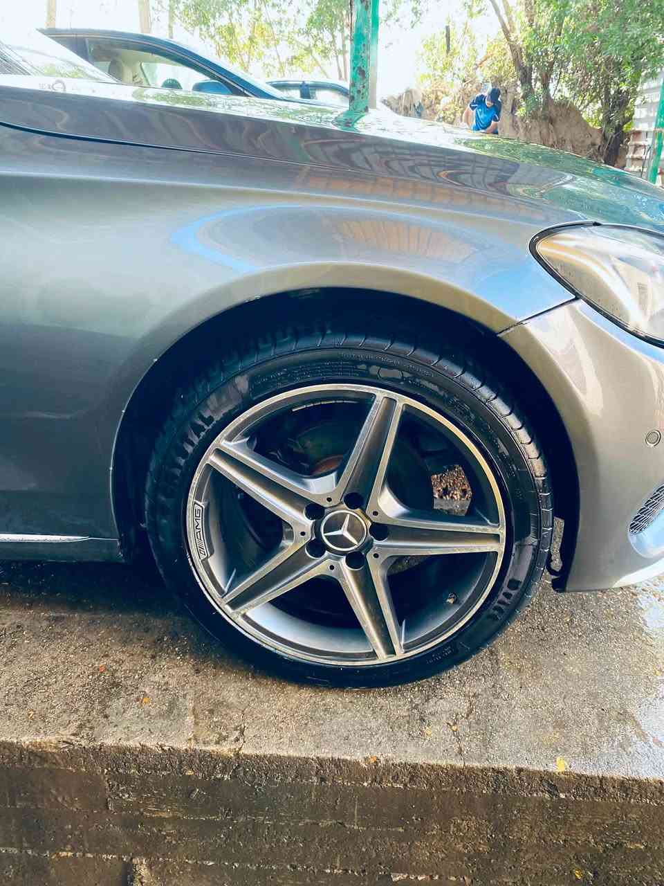 مرسيدس C300 للبيع الموديل ١٧ وراد ألمانيا تو ويل رقم أربيل الدولي بسمي هزه وفحص جدد ماشيه ١٢٠ ألف كيلو مكان السياره محافظة الديوانية السياره بيه ٤ قطع صبغ خارجي وماسر بالسونار مع الصور ٠٠ السعر ١٧٠ للتواصل واتساب ***********

نص مكتوب في الصور:
- 10 من 12
- الجانب الأيمن
- يوجد صبغ في المكان المحدد