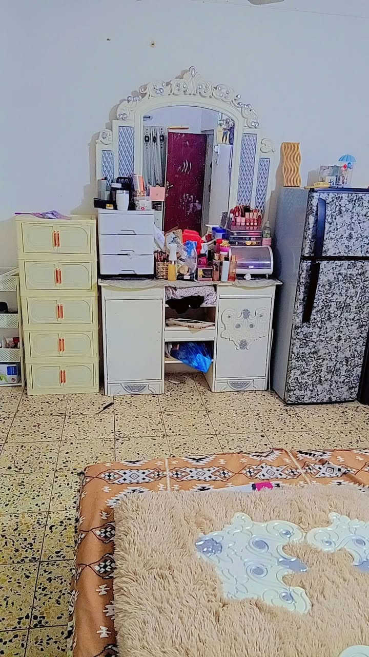 غرفه اخشاب كامله لبيع سعر ٤٢٥
‏‪‪***********‬‬‏
تاج الواسطي
