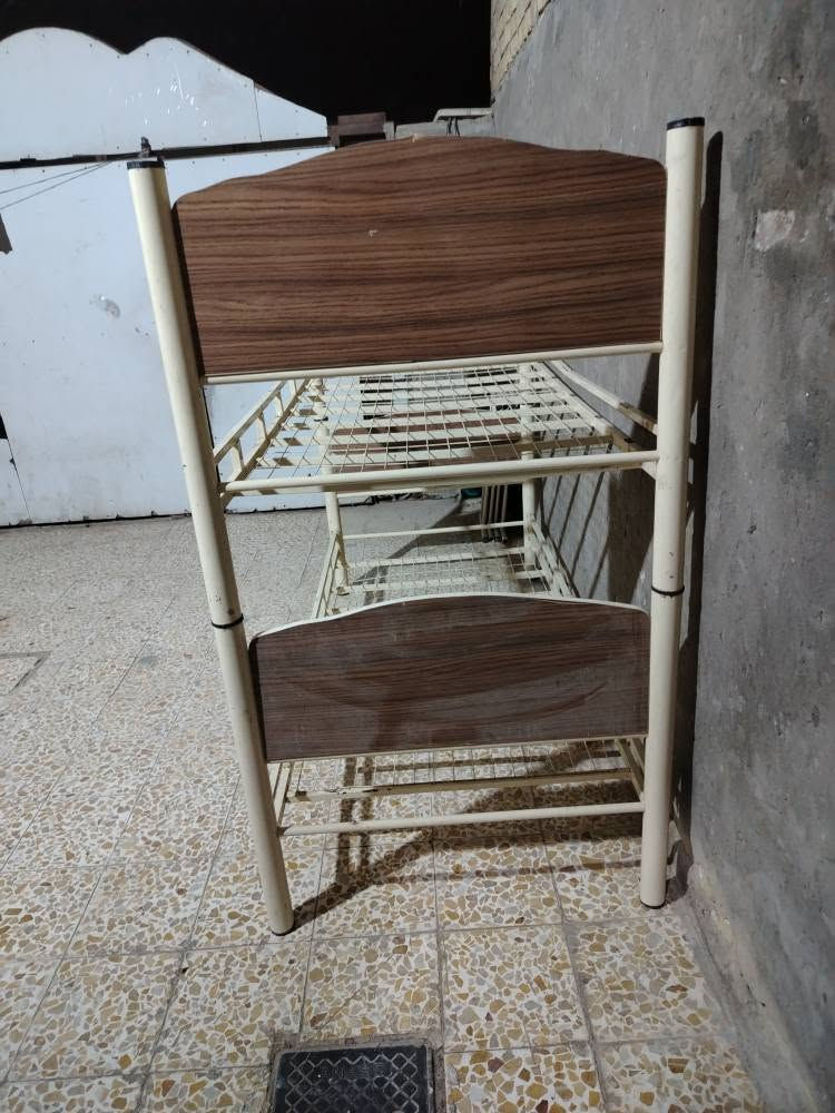 جرابي طابقين نضاف السعر 75 وبيهن مجال العنوان حي العسكري *********** بي واتساب عمارة, ميسان
