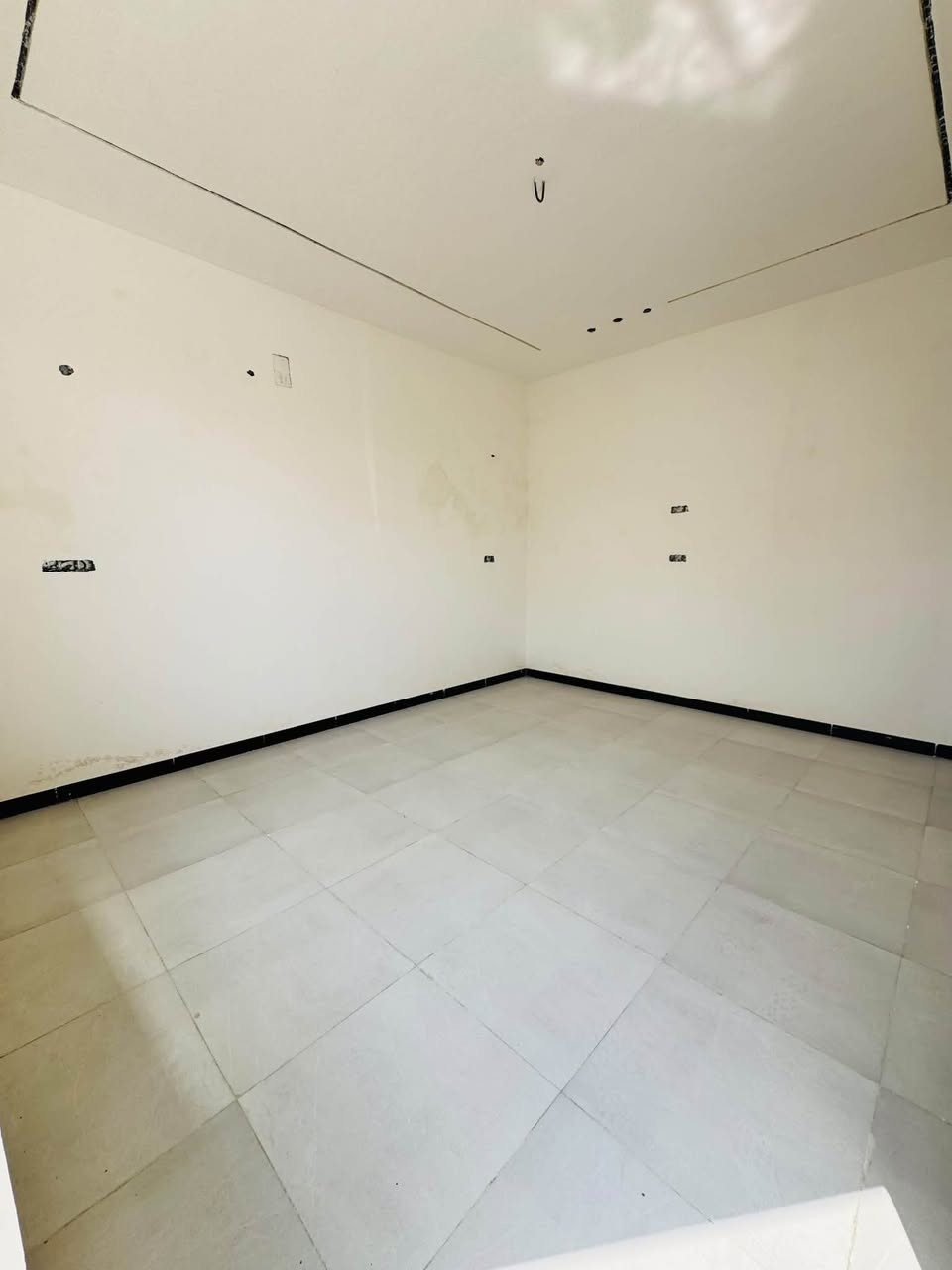 السلام عليكم
مشتمل 100م 10*10
طابو زراعي 
قيد الانشاء 
باقي تشطيبات قليله

محيزم الطريق الرابط بين شارع 80 وشارع 100
 

الطابق الاول 

غرفه نوم 
صاله 
كلدور 
مطبخ
مجمع صحيات 2
الطابق الثاني 2نوم 
مجمع صحيات 

للاستفسار عن السعر فقط اترك تعليق ويتم الرد خاص لطفااااا

مكتب احمد المرشدي 

عنوان المكتب شارع 80
مجاور لحوم الحرمين او مجمع تكافل الطبي 
***********
***********

نص مكتوب في الصور:
- مكتب احمد المرشدي للعقار