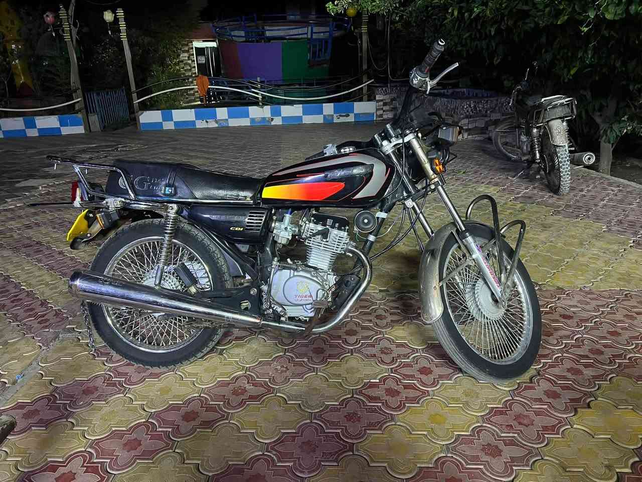 مطور كدام عيني فول  موديل ١٩  ما ضروب اسبانه شرط
سعر ٥٥٠بي مجال شي يقيل حك جيتك 

رقم *********** وتساب 

مو شري لا يدوخني
