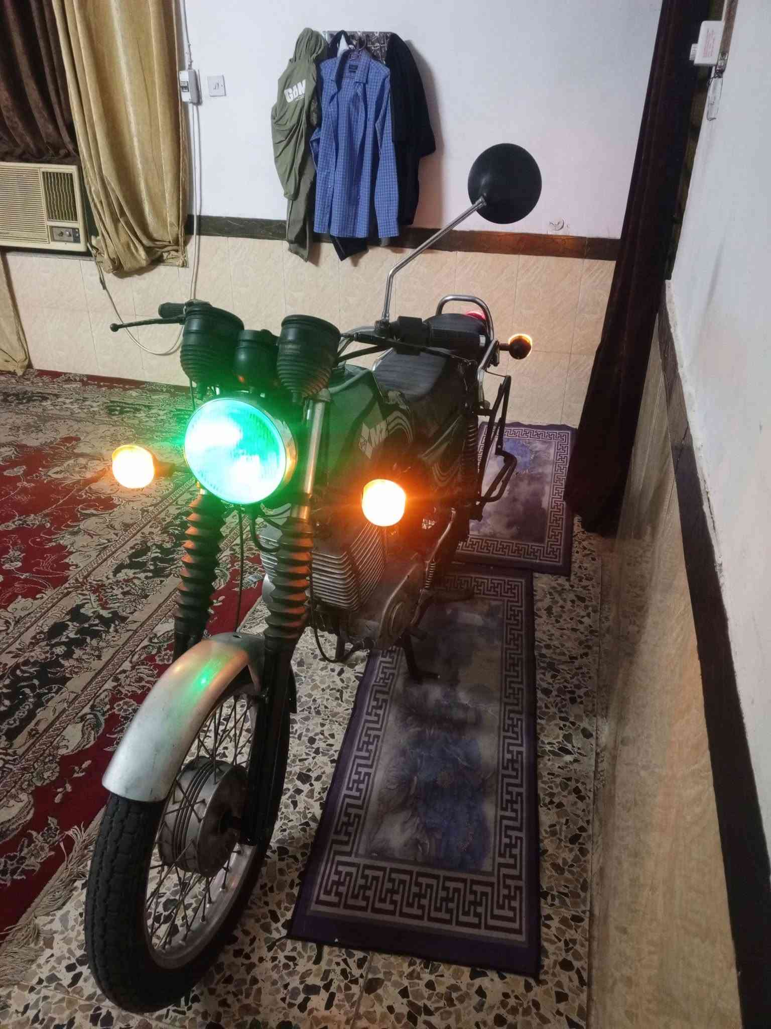 Mz للبيع او مراوس
مديل 82
سايس 2 كهربائيات شغاله               السعر 1500 وبيه مجال
لحيم بل خشم مكينه المانيه
اكاتبك عله رقم الشاصي 
مكان نجف ***********
واتساب
