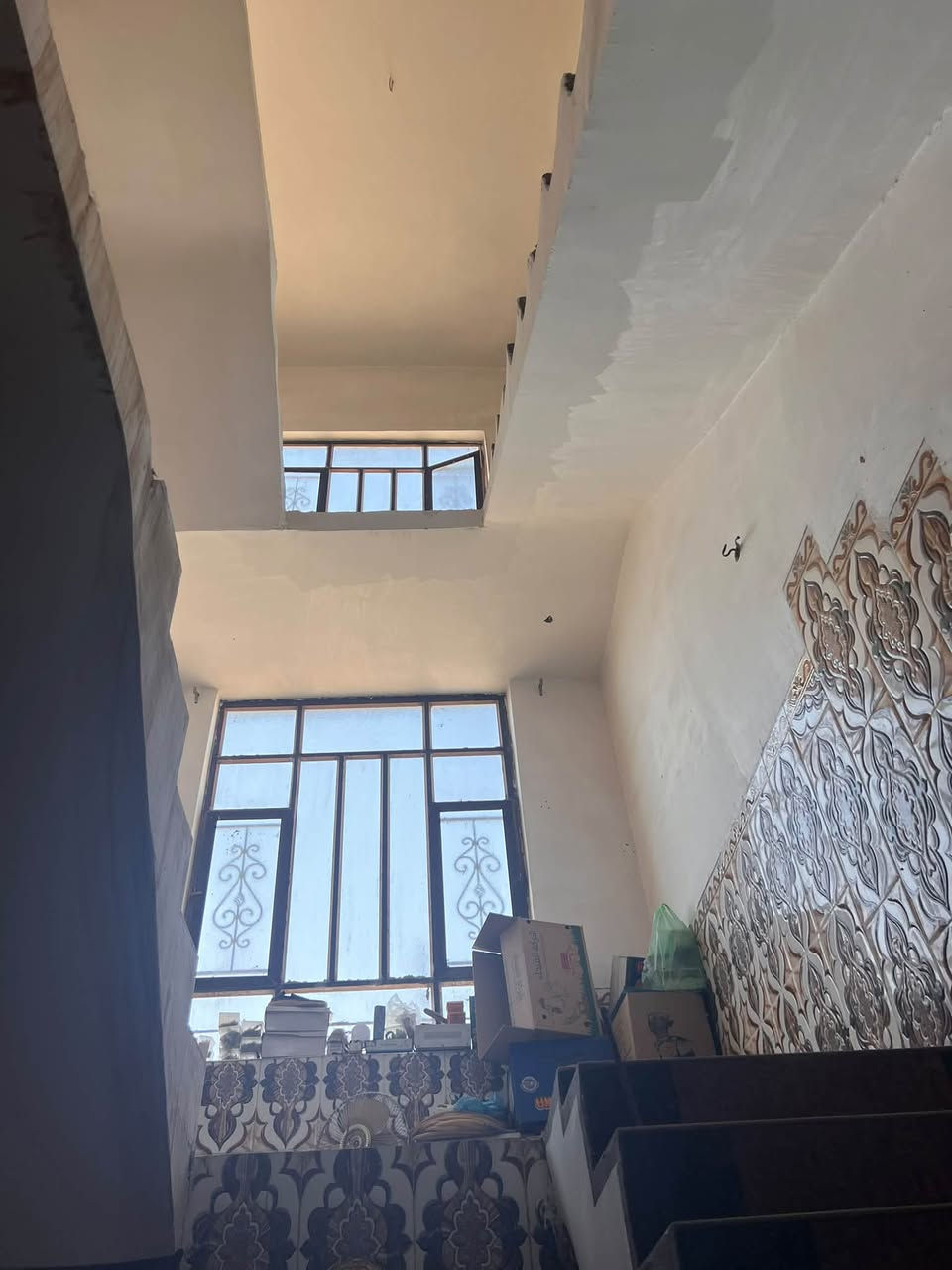 للبيع منزل طابقين بتصميم وموقع ممتاز
المساحة : ١٥٠ متر مربع
العنوان : سعد بيجو النزله مال سعد بيجو حسينيه الأخرس عُبر السِكه 

تفاصيل البيت : 
الطابق الارضي : يحتوي على غرفة نوم ، مطبخ ، صالة واسعة ، حمام ، ٢ صحيات ، بالإضافة إلى ساحة كراج سيارة ، حديقة ، منور 

الطابق الثاني : يحتوي على غرفة نوم عدد ٢ ، هول واسع " يصلح ليكون غُرفة إضافية " مع بيتونه وسطح واسع 

السعر قابل للتفاوض ، للإستفسار وتفاصيل السعر يُرجى الاتصال حصراً على رقم صاحب البيت  
( *********** )
