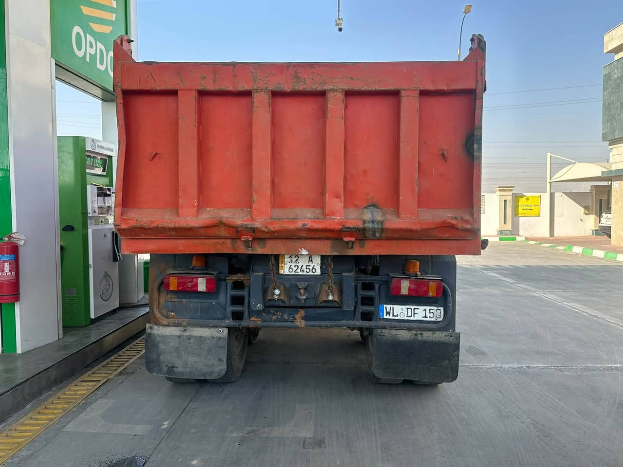 سلام عليكم البيع سكانيه رقم نينوي إنكليزي
موديل ١٩٩٢ محرك 8سلندر سنكل عضلة
تخم تيارات نظيفة 
كيلر مع محرك اكسل شرط جديد
التفاصيل الاتصال على الرقم ***********
مكان السيارة صلاح الدين تكريت
شرط التحويل والغرامات
